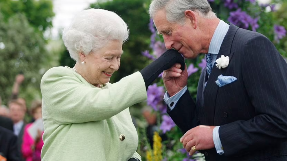 After the Death of The Queen: Prince Charles Becomes King Charles III (The Heir Pays Tribute to His Mother)